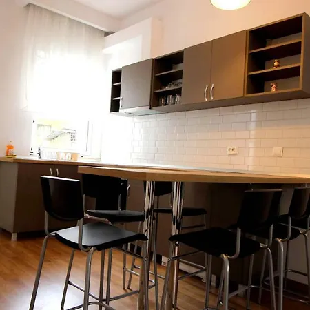 Apartment Perigiali *