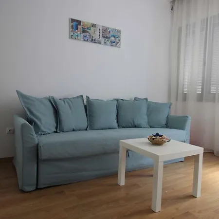 Apartment Perigiali *